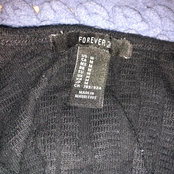 Black crop top - Picture 4 of 4